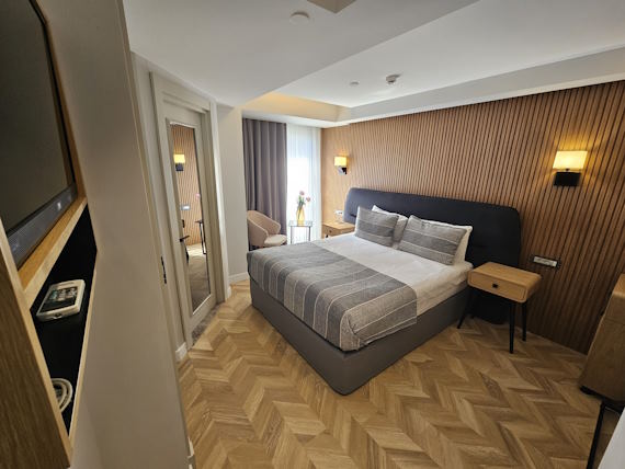 Std. Double or twin bed